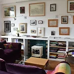 Stylish 2 Bedroom Apartment In Montmarte